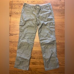 Eddie Bauer Green Straight Leg Pants with Relaxed Fit